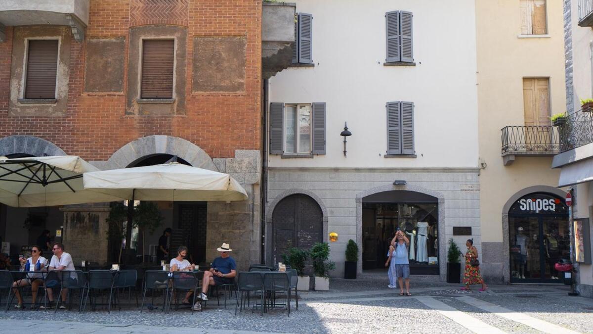 Alloggio Del 1400 Nel Cuore Del Centro Storico A 2 Min Dal Porto E Con 2 Bici Gratuite Como Exterior foto